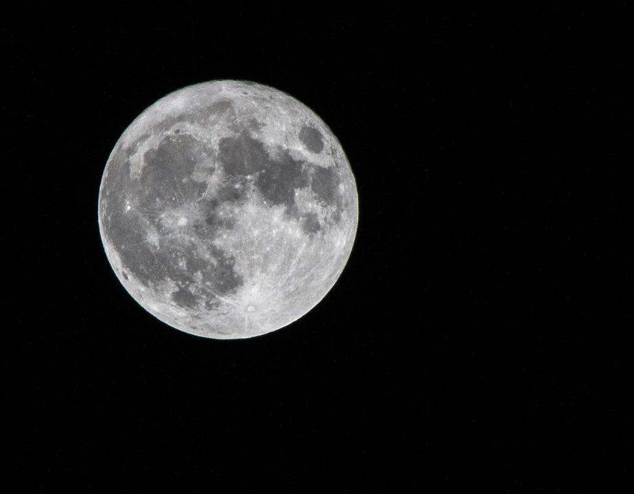 Do zobaczenia dziś wieczorem w Holandii - drugi w tym roku "super Księżyc" 10 moon 2708185 960 720