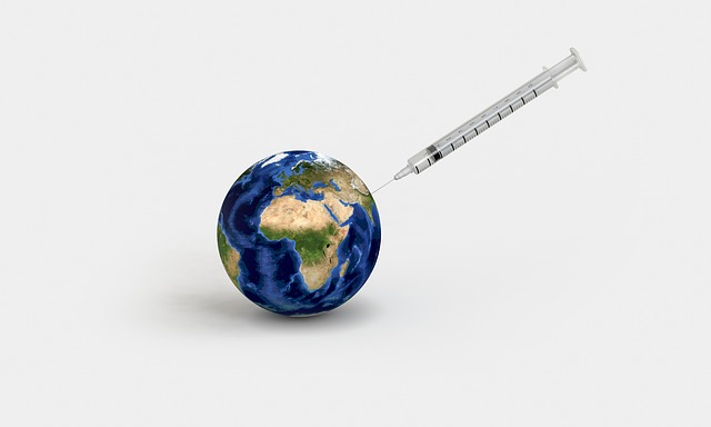 Pierwsze osoby zaszczepione na koronawirusa! 11 syringe 1884779 640