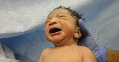 Holandia poród noworodek urodzenie dziecka 2020