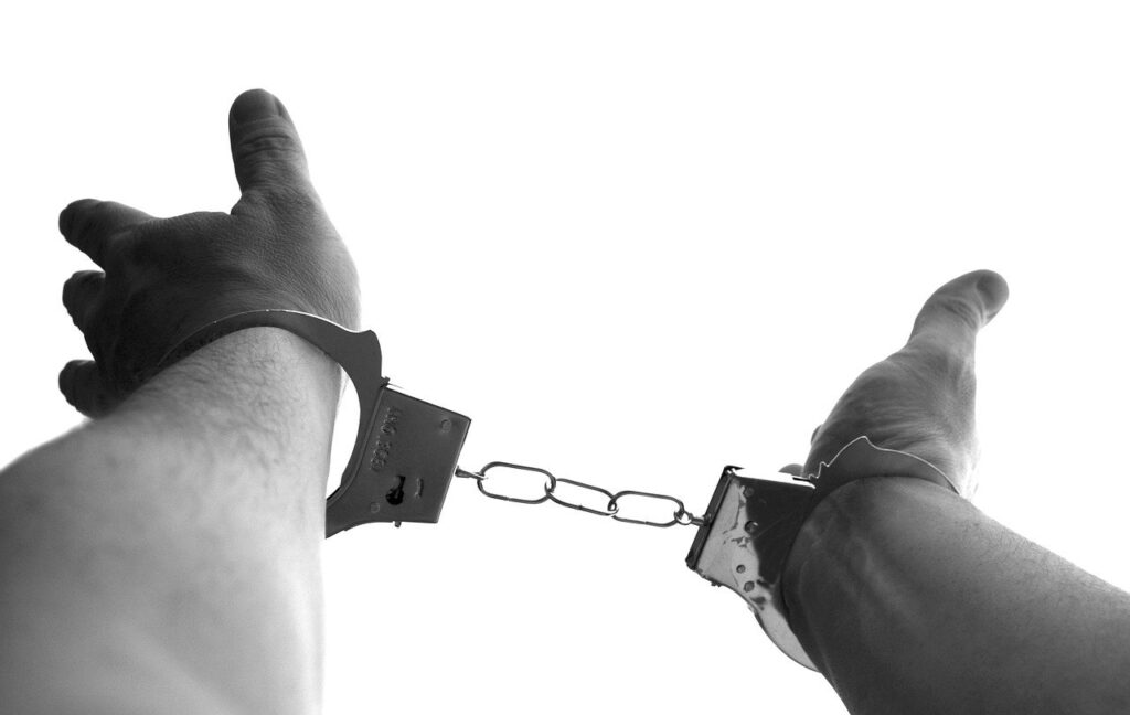 Holandia nie wyda żadnego Polaka polskim sądom? 11 handcuffs 921290 1280