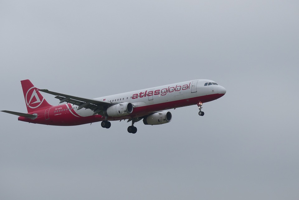Holandia: Poważne zakłócenia ruchu lotniczego w Eindhoven! 9 plane 2005957 960 720