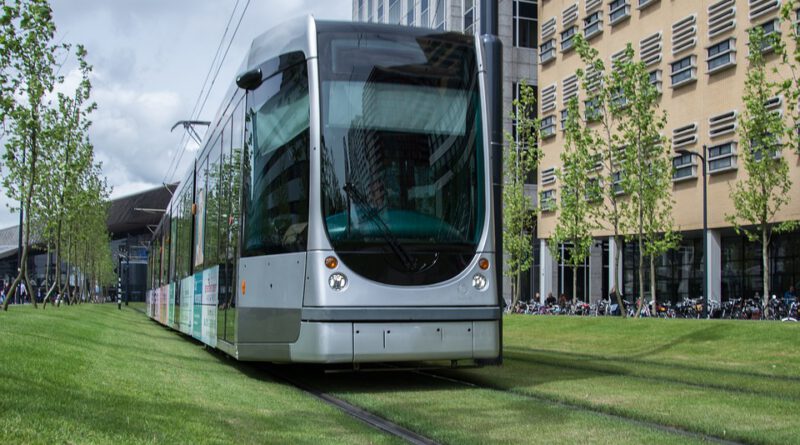 Holandia tramwaj autobus koronawirus 2020