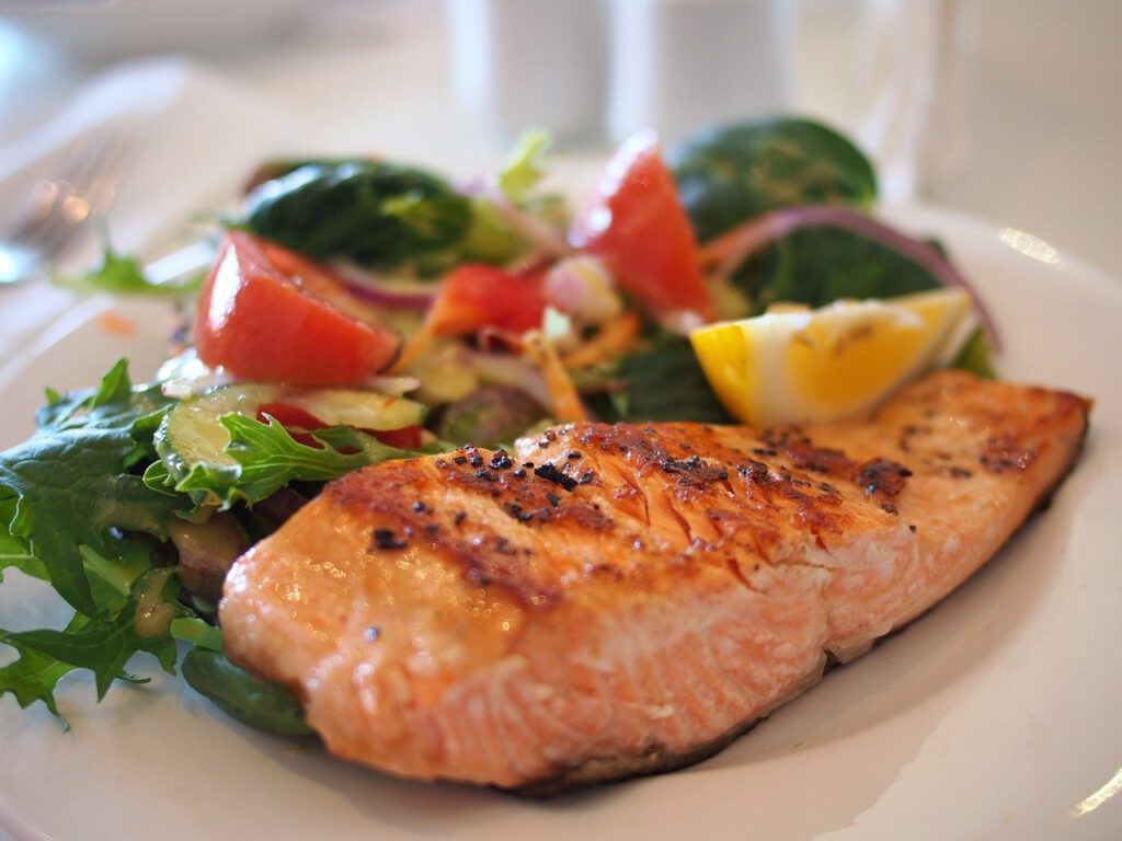 Holenderscy eksperci o koronawirusie: Zanim nadejdzie szczepionka, łykaj witaminę D! 11 salmon 518032 1280
