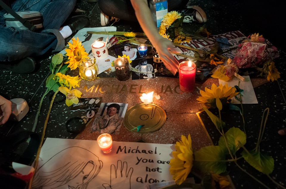 Dał co najmniej 16 koncertów w Holandii. Dzisiaj jest najlepiej zarabiającym (nieżyjącym) artystą 8 michael jackson 634411 960 720