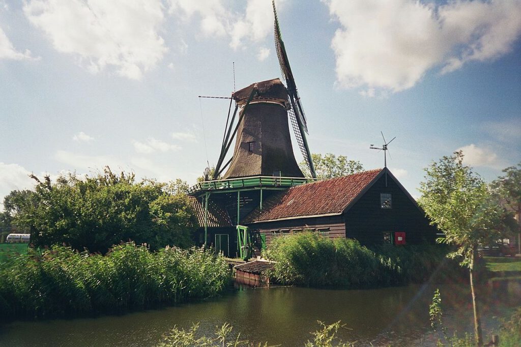Holandia: Chcesz zdrowo mieszkać? Jedź do Groningen! 13 1280px Windmill Het Pink Zaanstad