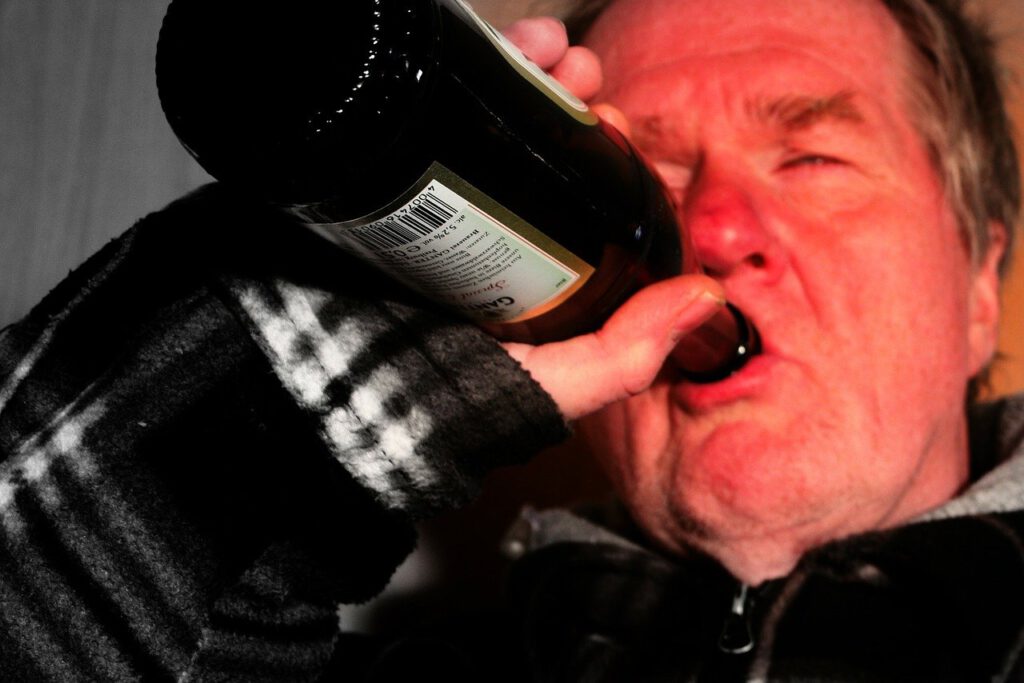 'Polskie urodziny' w NL: Nóż, ofiara i 6 aresztowanych biesiadników 9 alco