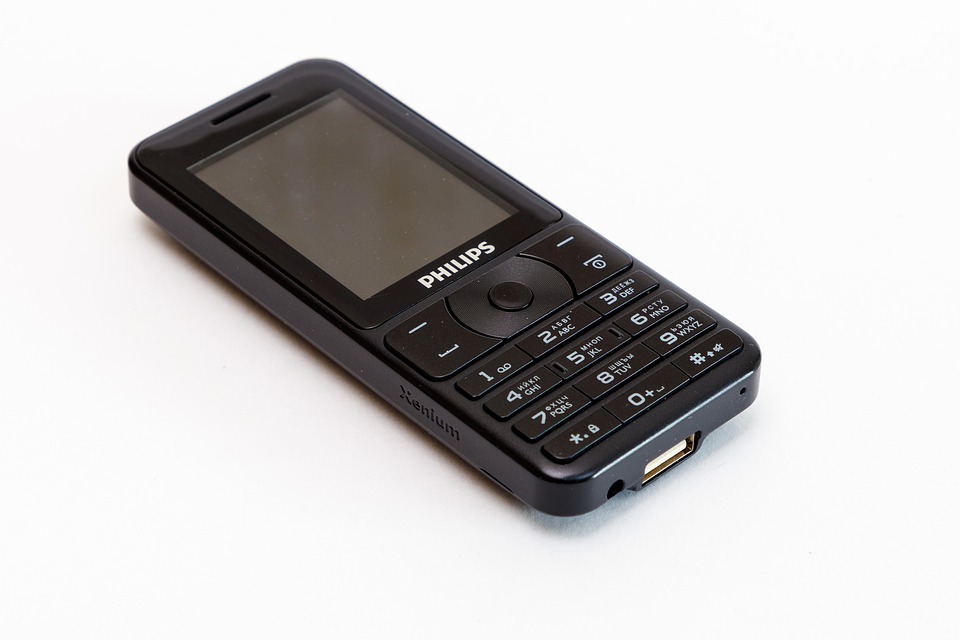 Co zostanie z holenderskiego Philipsa? Po żarówkach i świetlówkach, pod młotek idzie sprzęt AGD! 10 cellphone 4844645 960 720