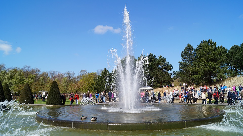 Koronawirus: Nie ma żadnych szans na (planowe) otwarcie Keukenhof `2021 10 fountain 2079757 960 720