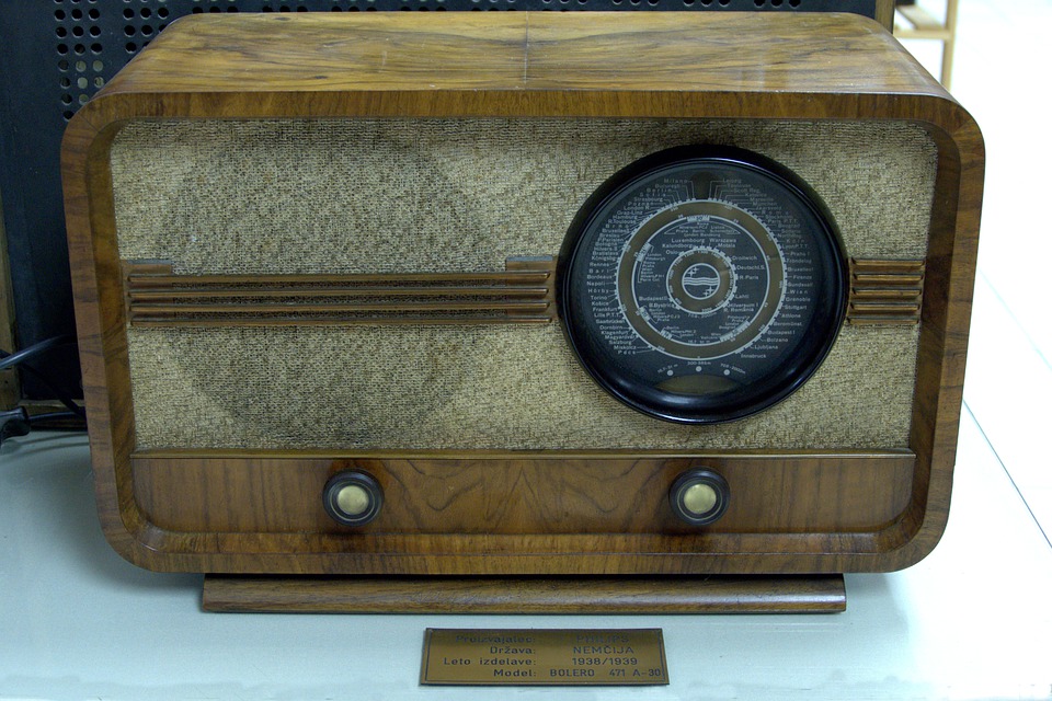 Co zostanie z holenderskiego Philipsa? Po żarówkach i świetlówkach, pod młotek idzie sprzęt AGD! 8 retro 4524569 960 720