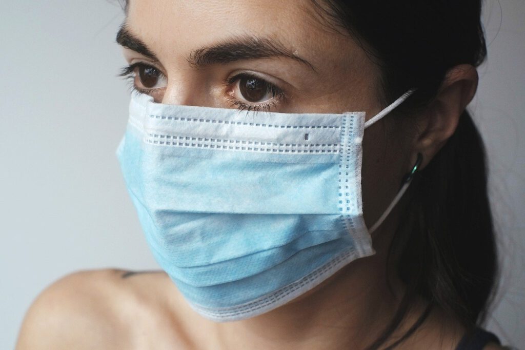 Maseczki jednak są skuteczne. Jak długo jeszcze będziemy na nie skazani? 8 mask 4898571 1280