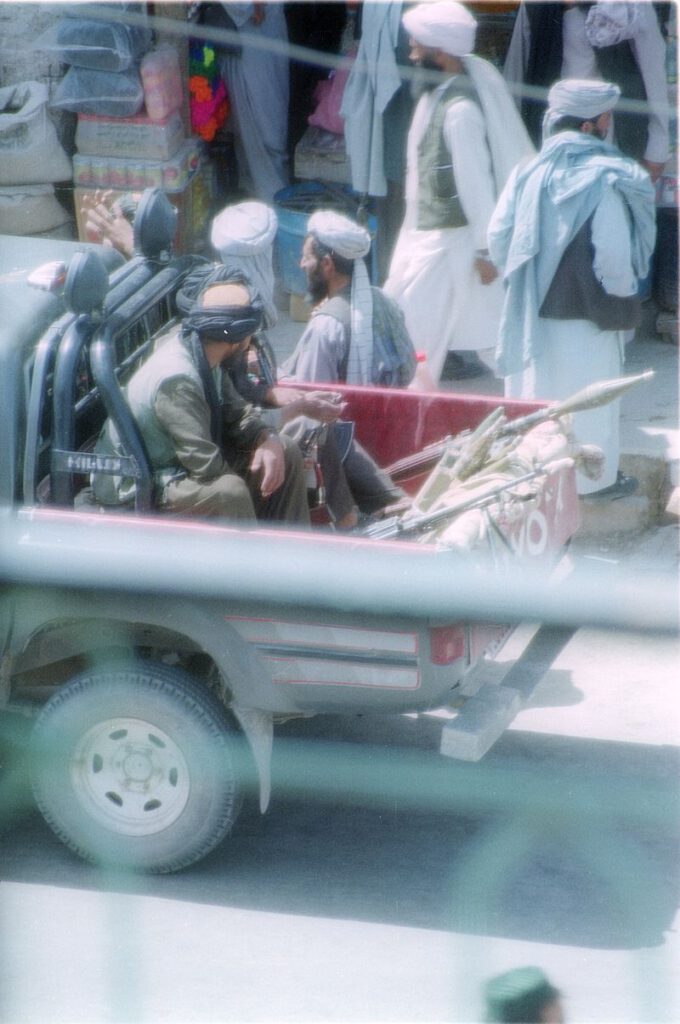 Holandia otworzy kolejne schroniska dla uciekających przed talibami! 9 Taliban herat 2001