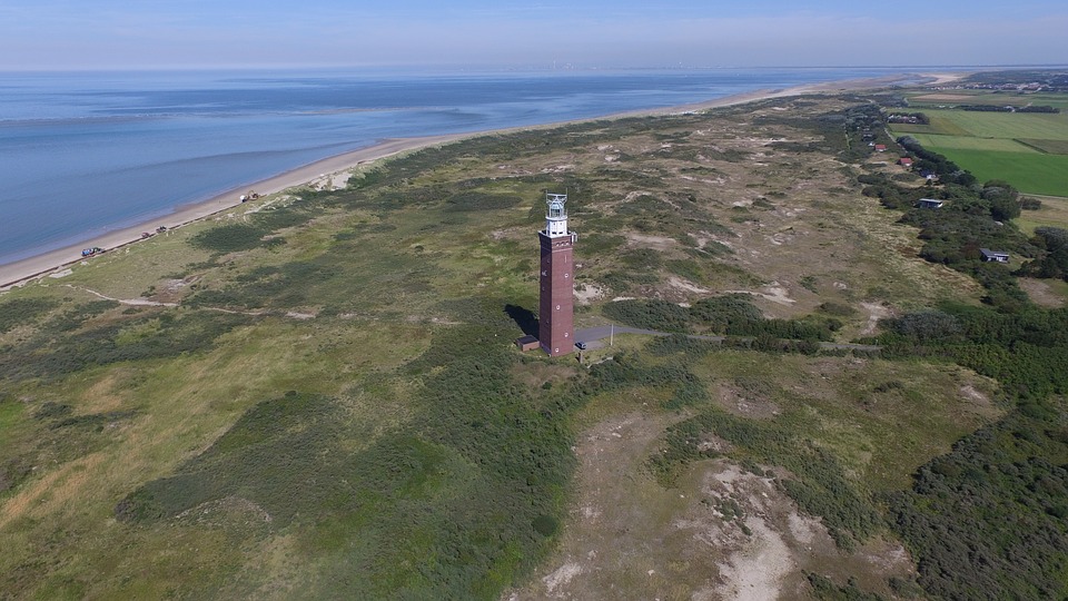 Strzelaniny i ataki nożem, czyli błogie (?) wakacje wśród atrakcji Holandii 8 lighthouse 2729469 960 720