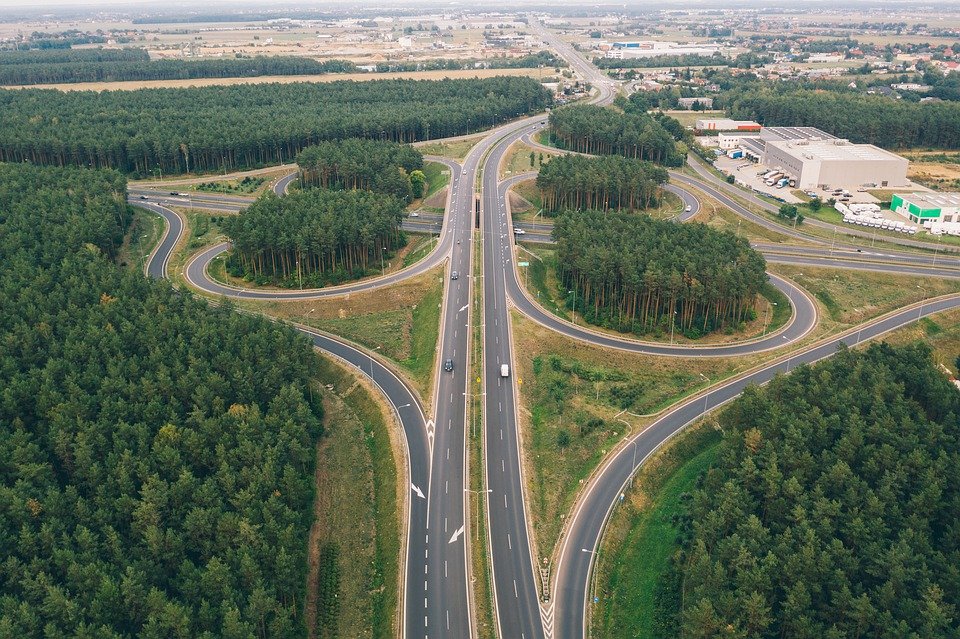 Auta elektryczne: Holandia liderem w ilości stacji ładowania w U€ 4 drone 4539817 960 720
