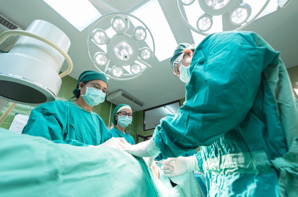 Wysokie składki zdrowotne `2022: Podpowiadamy, jak płacić mniej 5 surgery g51d665391 1280