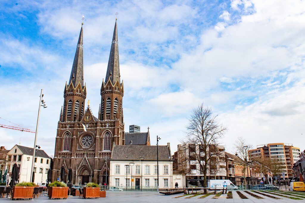 Nudzisz się w weekend? Oto 7 miast wartych odwiedzenia! 15 De heuvel in Tilburg