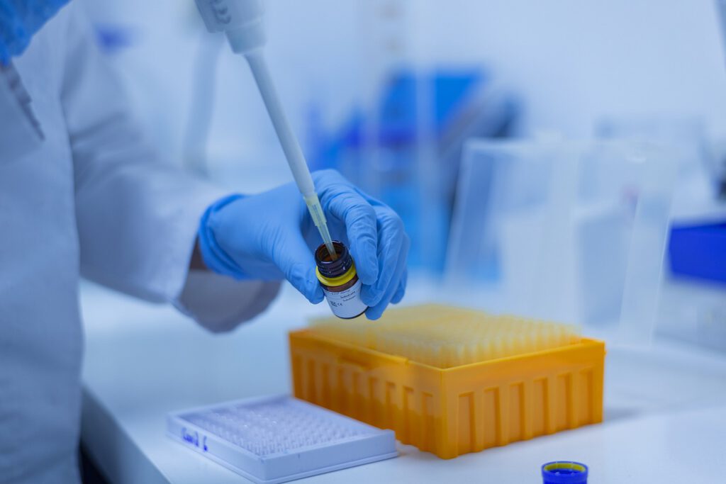 Wariant Omikron: Holandia wśród krajów z największą liczbą zakażeń! 3 laboratory g0b5eb4cad 1280