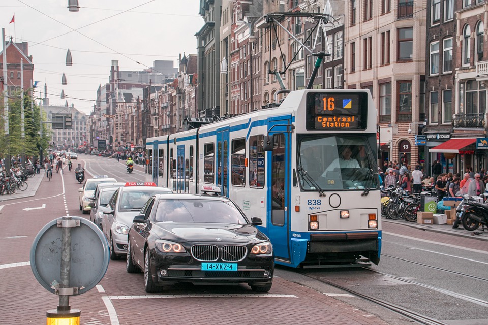 Amsterdam, Rotterdam, Haga i Utrecht chcą ograniczenia prędkości do 30 km/h 10 amsterdam 6577499 960 720