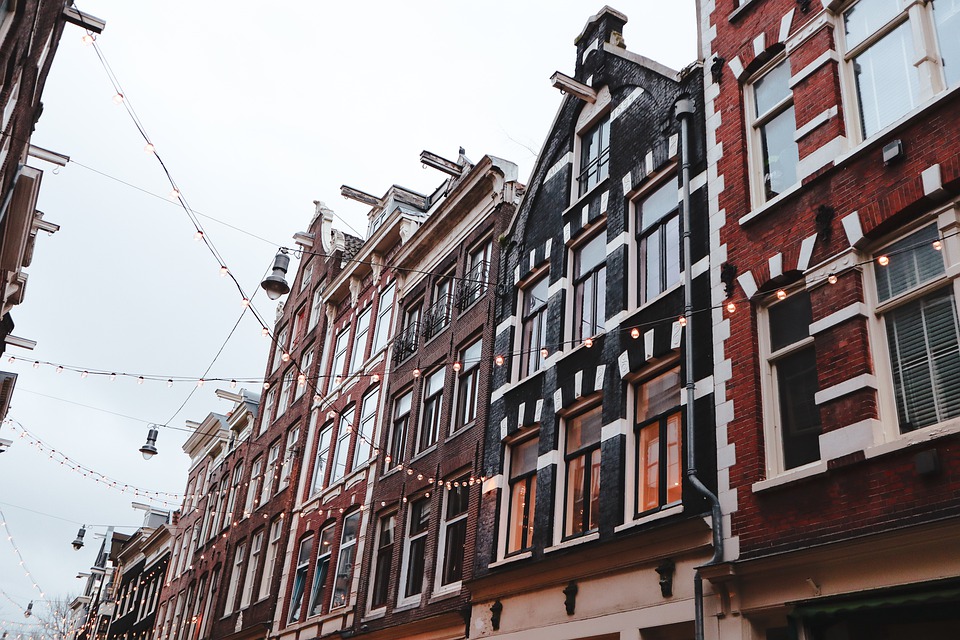 Koronawirus w NL: Już nie Delta, ale Omikron dominuje w Amsterdamie 8 street 4799914 960 720