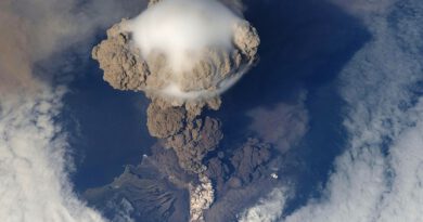 Holandia Tonga wulkan wybuch