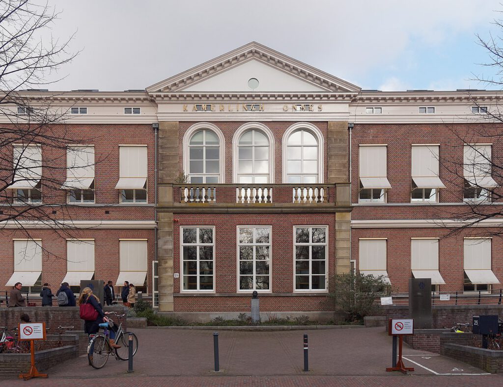 Holandia: Przyszła królowa zerwała z tradycją przodków! 9 1280px Leiden University Kamerlingh Onnes Laboratorium 7007