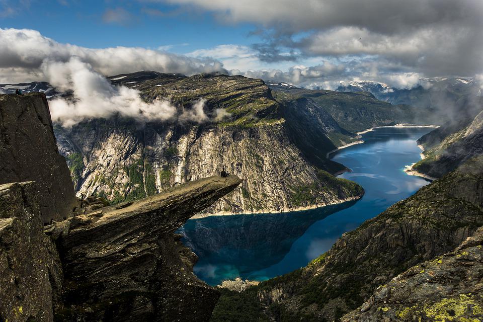 Jeśli wybuchnie TRZECIA wojna światowa, w tych krajach znajdziesz bezpieczne schronienie 21 14 norwegia