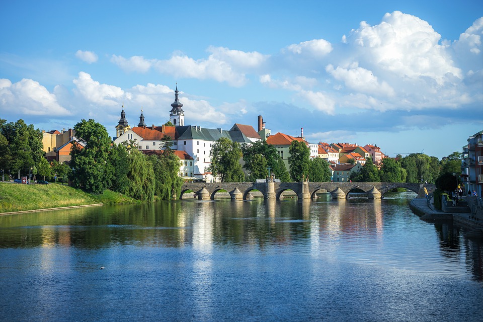 Jeśli wybuchnie TRZECIA wojna światowa, w tych krajach znajdziesz bezpieczne schronienie 16 9 czechy