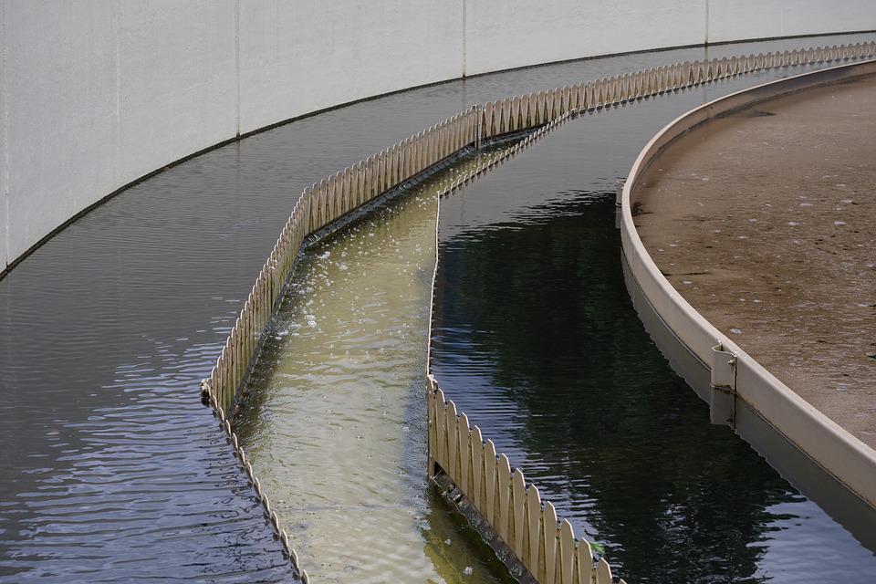 Koronawirus (znów) rozprzestrzenia się szybciej: Wskaźnik R wzrósł do 1,21! 10 sewage plant 2224933 960 720