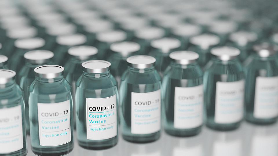 Koronawirus (znów) rozprzestrzenia się szybciej: Wskaźnik R wzrósł do 1,21! 8 vaccine 5895477 960 720