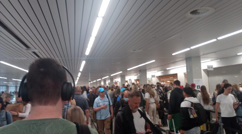 Holandia lotnisko Schiphol lipiec 2022