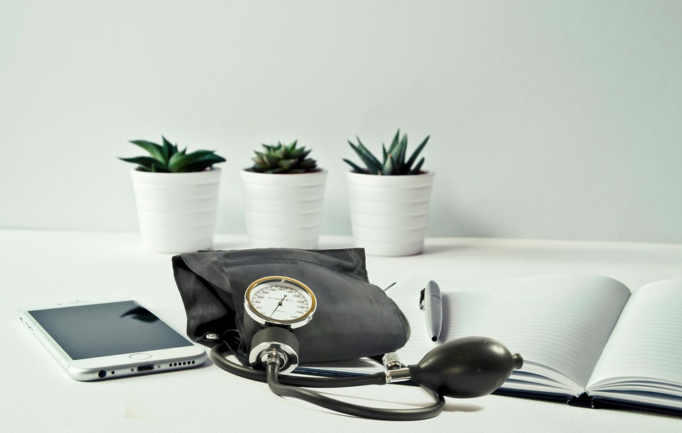 Polacy w NL: Boski PARACETAMOL, czyli jak działa holenderska służba zdrowia? 8 blood pressure 3524615 960 720