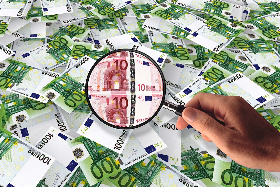 ING: Prawie wszyscy (84%) obawiają się spadku siły nabywczej 10 money 5098144 960 720