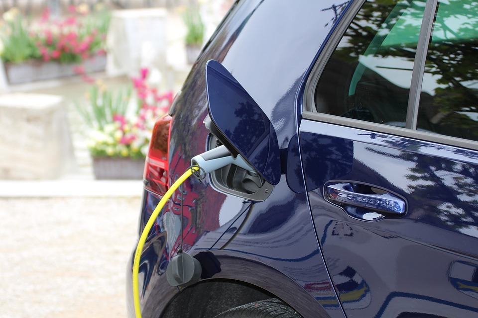 Dwie podwyżki w miesiąc! Ile dzisiaj kosztuje "tankowanie" elektryka w Holandii? 8 electric car 4293130 960 720