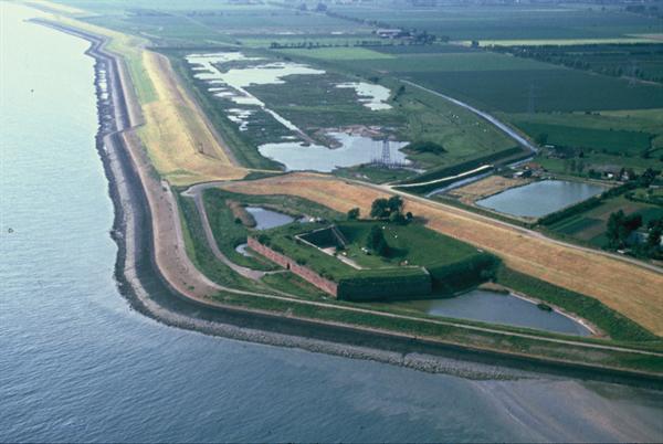Natuurmonumenten: W 118 lat od jednego "bajora", do 112 tys. ha chronionej przyrody 11 Fort Ellewoutsdijk