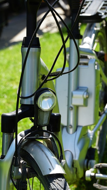 Trzech Polaków zarobiło €400.000 na "eksporcie" skradzionych w Holandii rowerów! 3 ebike 6546942 960 720