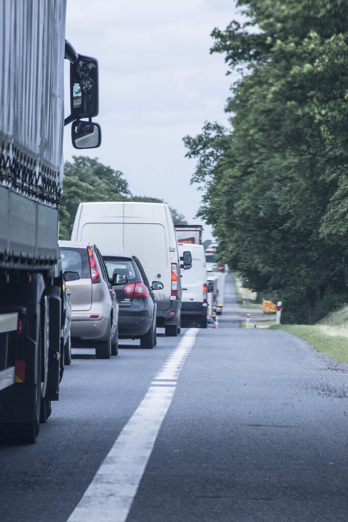 PILNE! Prawie 1000 kilometrów korków przed zielonoświątkowym weekendem! 2 korek