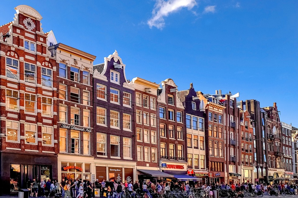 Amsterdam na końcu listy europejskich miast do zwiedzenia. Powód zaskakuje... 9 slider 3