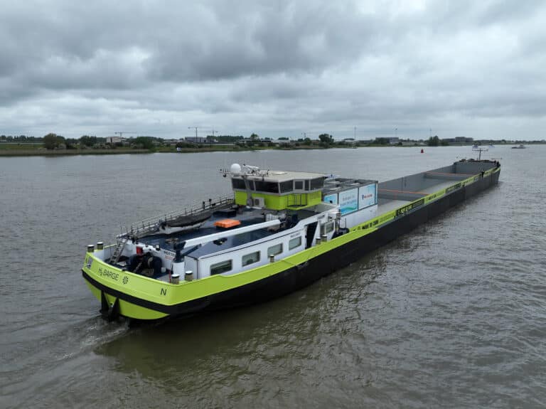 DJI H2 Barge varend 768x575 1
