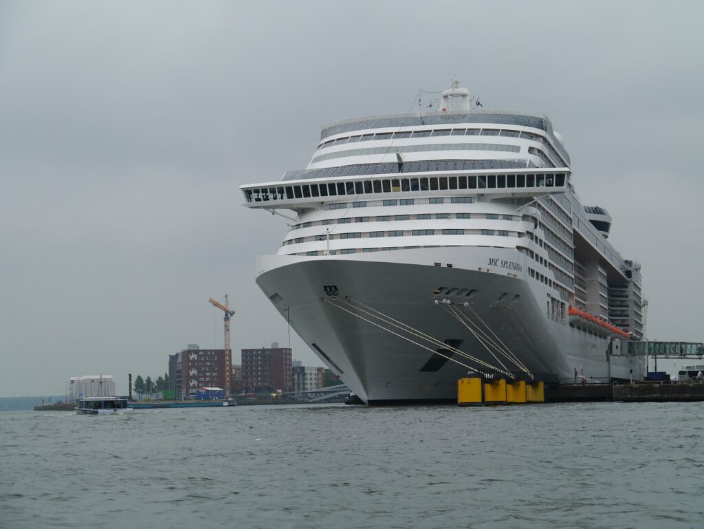 cruise ship 2826121 1280