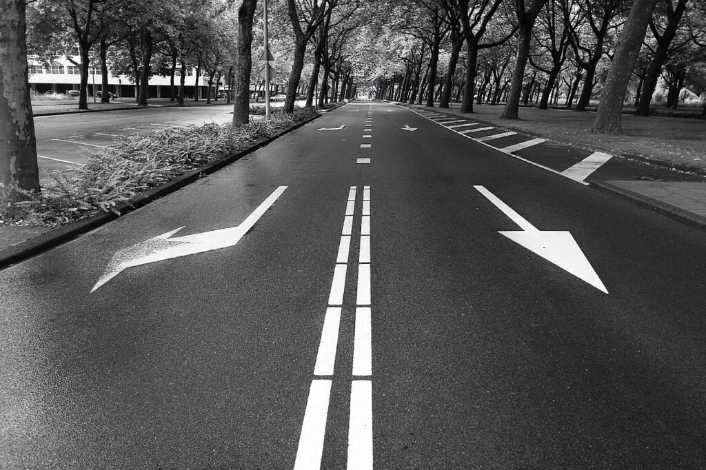 road 2824951 1280 1