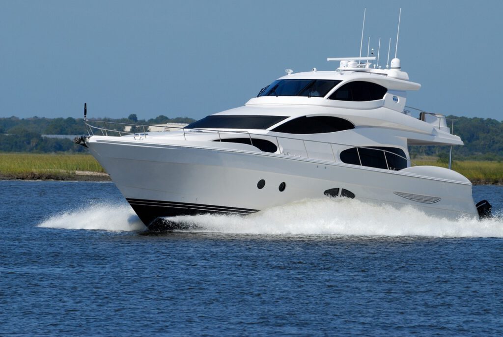 luxury yacht 1620040 1280