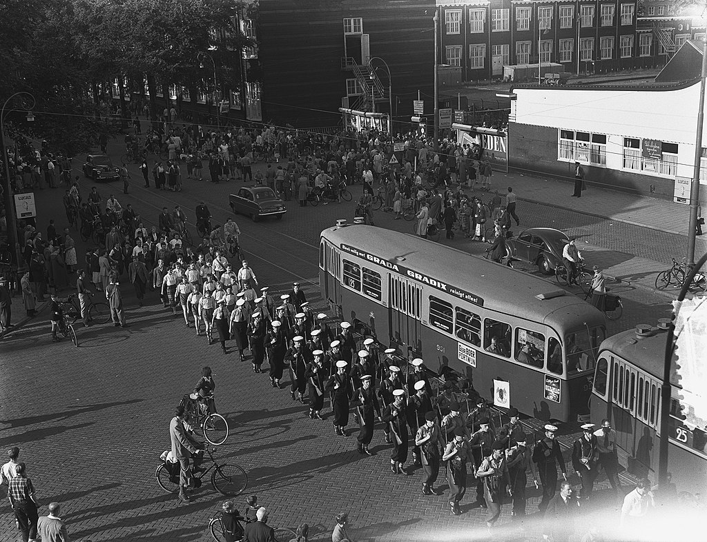 1024px Start Avondvierdaagse bij RAI gebouw te Amsterdam Bestanddeelnr 905 7865