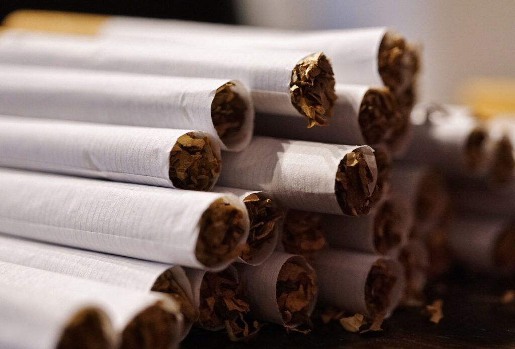 cigarettes 4980591 1280