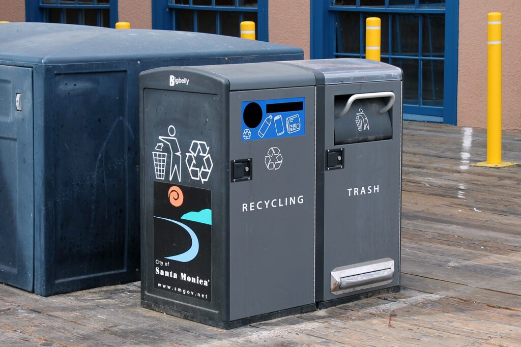 trash 4131009 1280